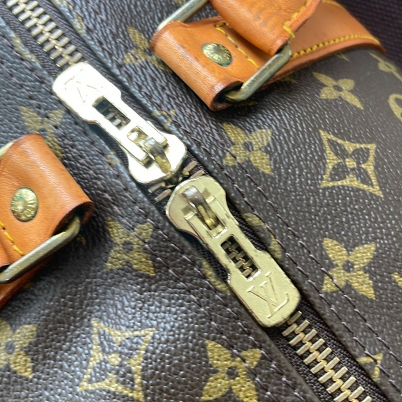 Louis Vuitton Bandouliere Keepall 60 Travel Bag - Picture 7 of 17